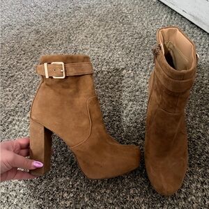 Express Tan Heeled Boots